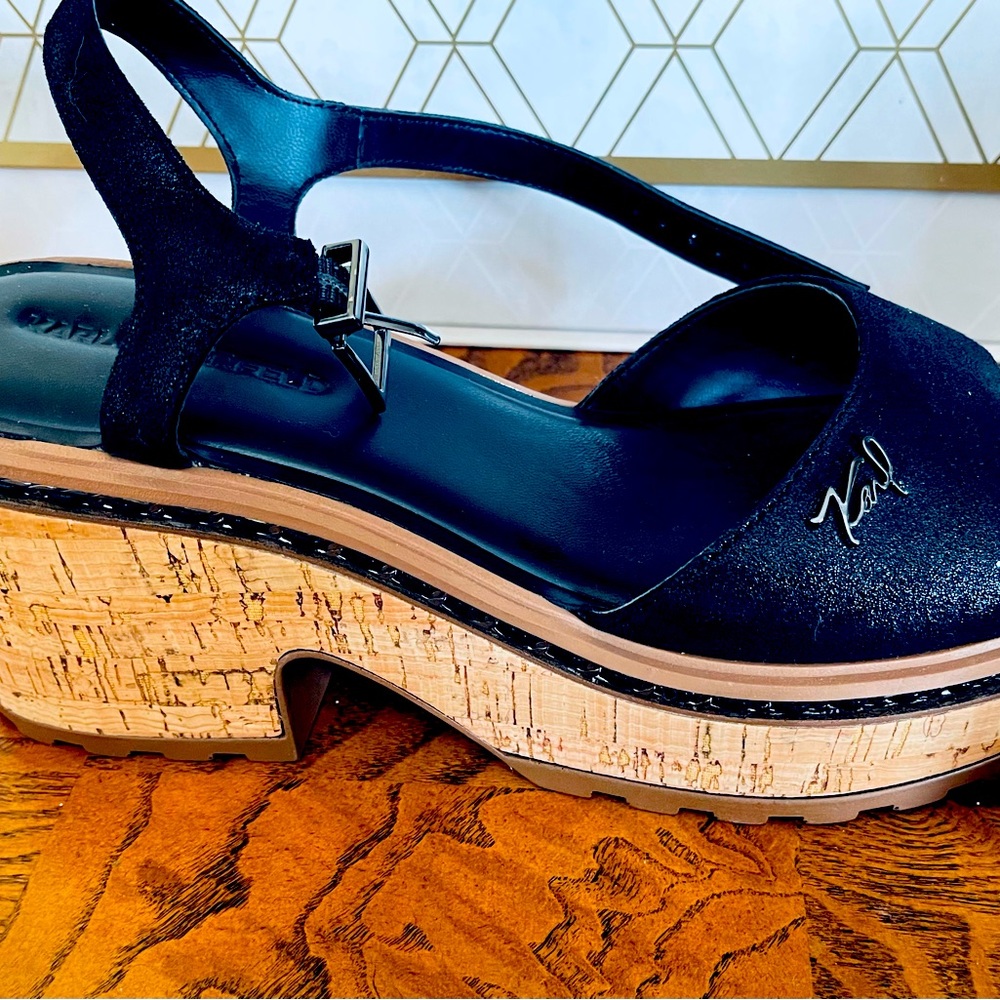 Karl Legerfeld - Paris. Ornament Puff Platform Sandals